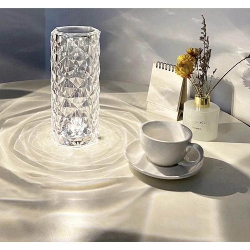 Nočná lampa s projektorom 