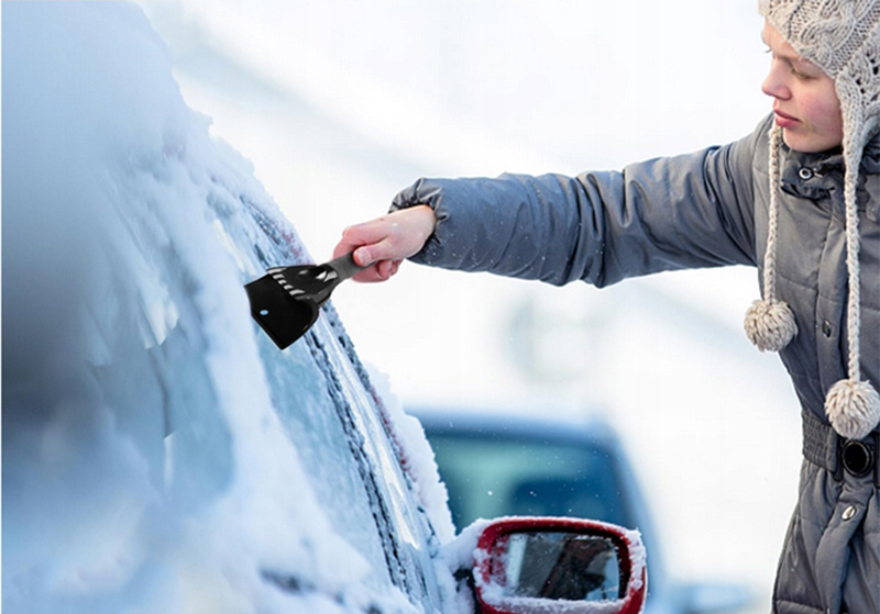 Škrabka plastová na ľad