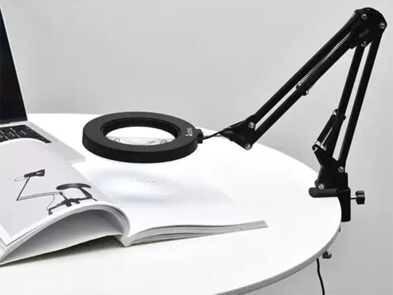 Stolná lupa s LED lampou a flexibilným ramenom čierna