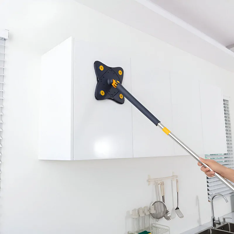 Samožmýkací mop s mikrovláknom