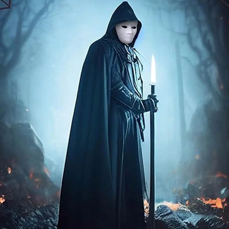 Čierny karnevalový plášť s kapucňou veľkosť L