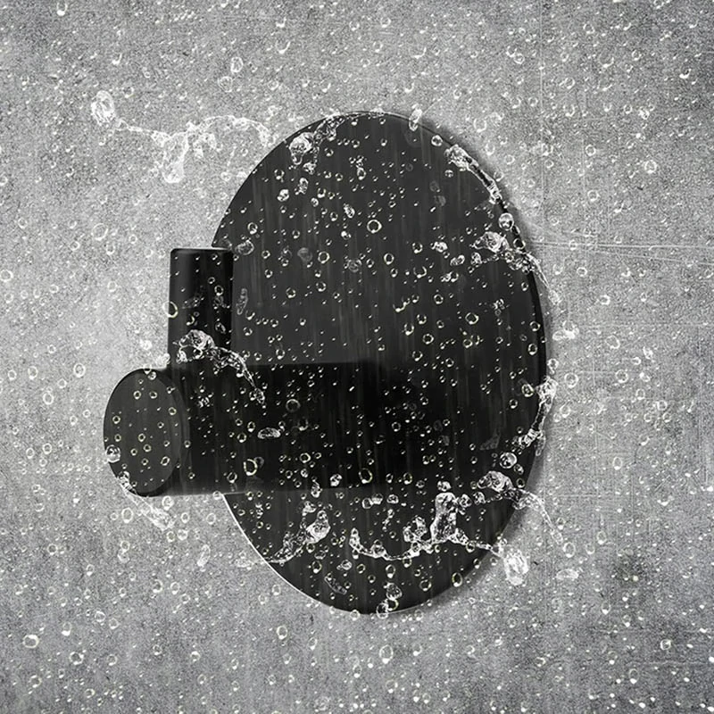 Nástenný vešiačik kovový čierny