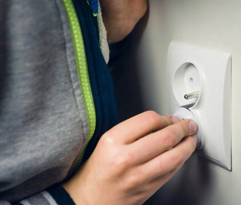 Bezpečnostné krytky do elektrických zásuviek 6ks