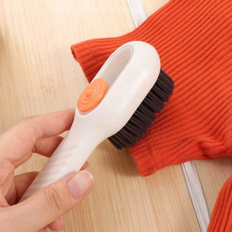 Čistiaca kefka s dávkovačom