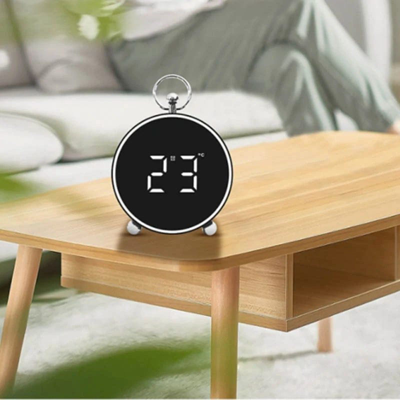 Elektronický LED budík s teplomerom