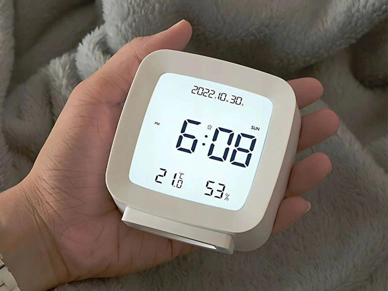 Digitálny LED budík s meteostanicou biely