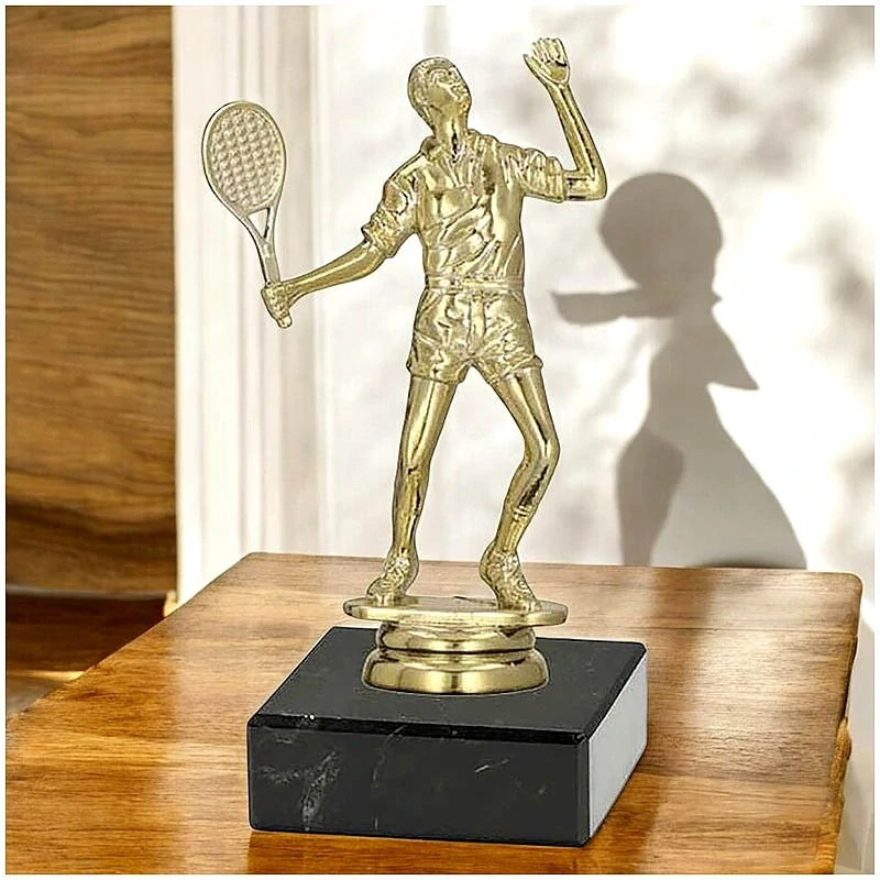 Tenista - Športová trofej na podstavci s vlastným textom
