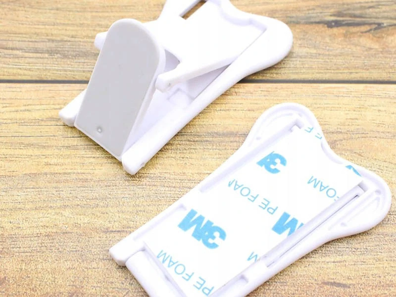 Poistka na posuvné okná, dvierka a skrinky 2ks