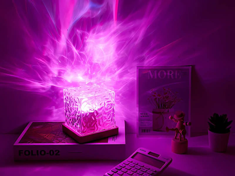 Krištáľová RGB lampička v tvare kocky s diaľkovým ovládaním