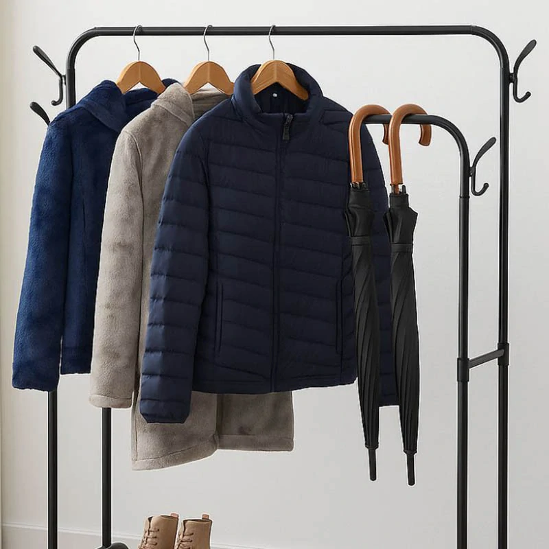 Kovový stojanový vešiak na oblečenie s policami na topánky 160 cm čierny