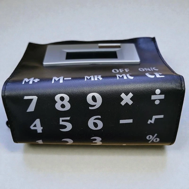 Kalkulačka A5 s magnetom na chladničku 19 × 14 cm – čierna