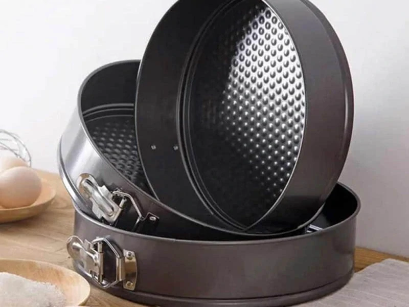 Sada 3 okrúhlych tortových foriem 24/26/28 cm