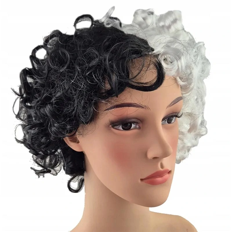 Dvojfarebná karnevalová parochňa čierno-biela kučeravá – syntetická, dĺžka 15–20 cm