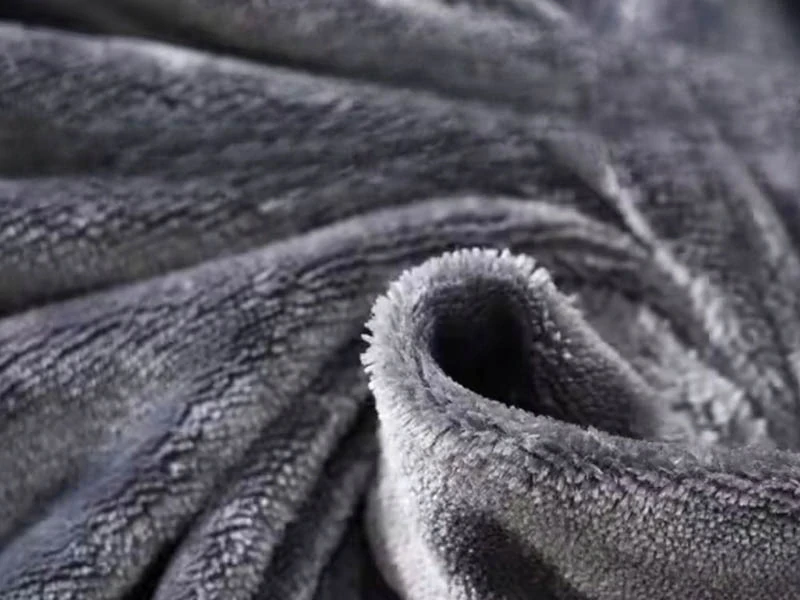 Elektrická vyhrievaná deka s rukávmi USB 140×70 cm sivá