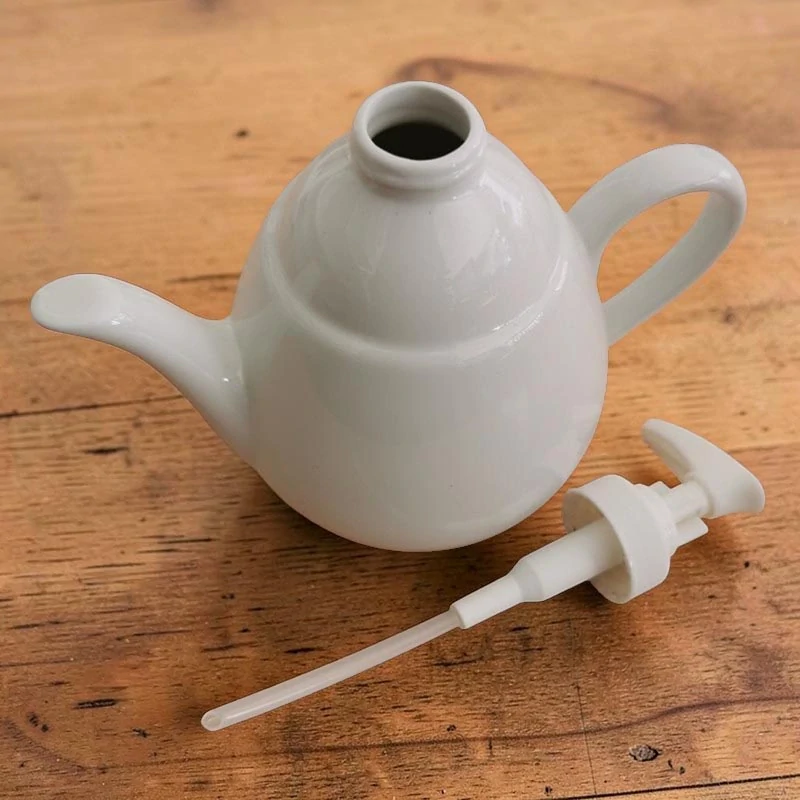 Reutterr Porzelan - Porcelánový dávkovač mydla a saponátu v tvare kanvičky 15 cm