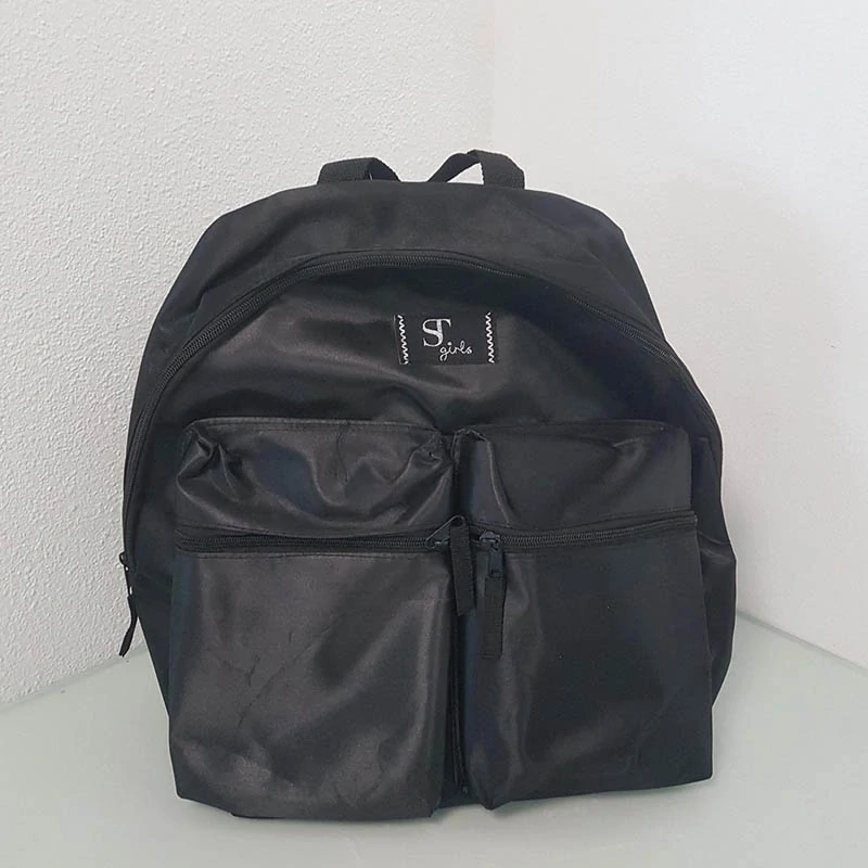 Dievčenský batoh čierny 34 × 30 cm