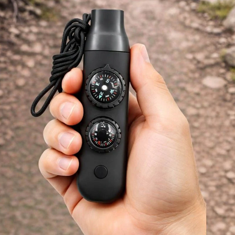 Píšťalka s kompasom, baterkou, lupou a teplomerom čierna