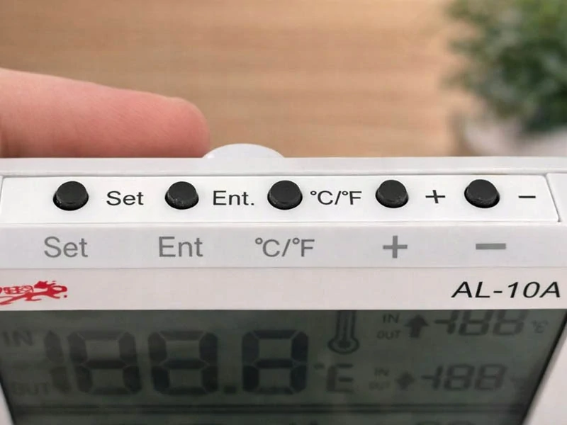 Digitálna meteostanica s externou sondou AL-10A