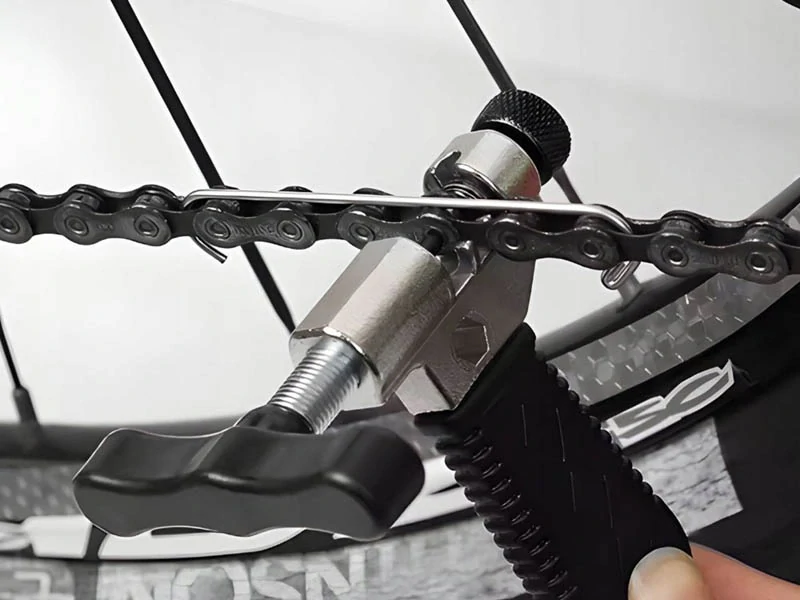 Kľúč na rozpojenie a spojenie reťaze bicykla