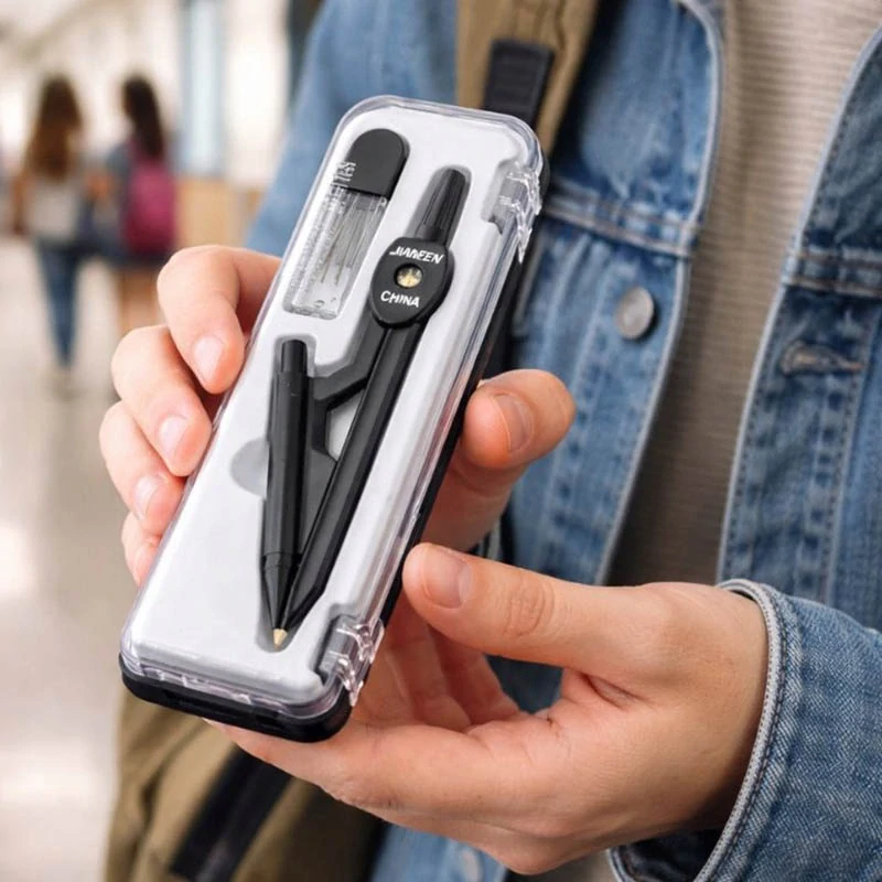 Kružidlo do školy s ceruzkou a tuhou v puzdre