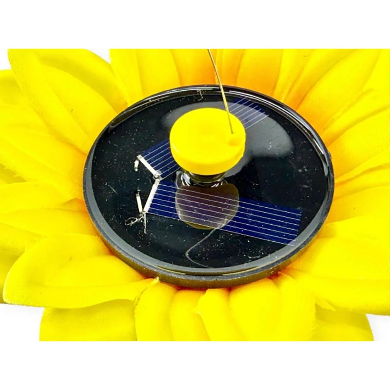 Solárna záhradná dekorácia kolibrík na slnečnici