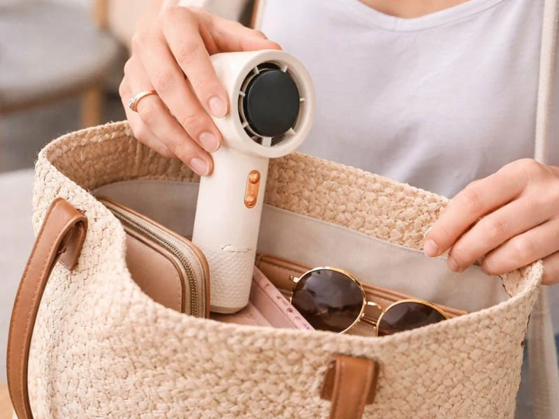 Ručný mini ventilátor USB biely