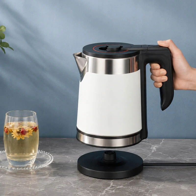 Rýchlovarná kanvica Marado 2,3 l 1500 W biela