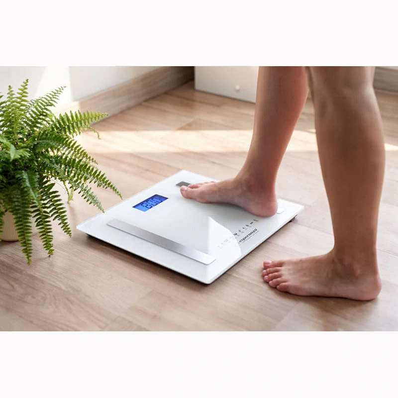 Digitálna analytická osobná váha Esperanza B.FIT 8 v 1 biela
