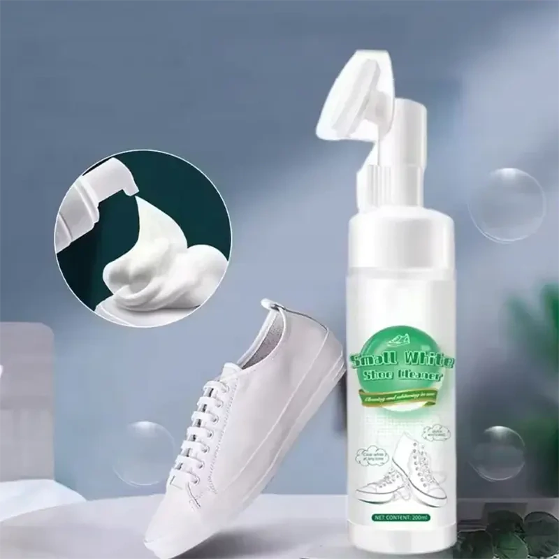 Čistiaca pena na bielu obuv so zabudovanou kefkou 200 ml