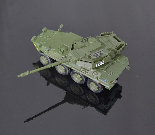 Model obrneného transportéra B1 Centauro 1:74