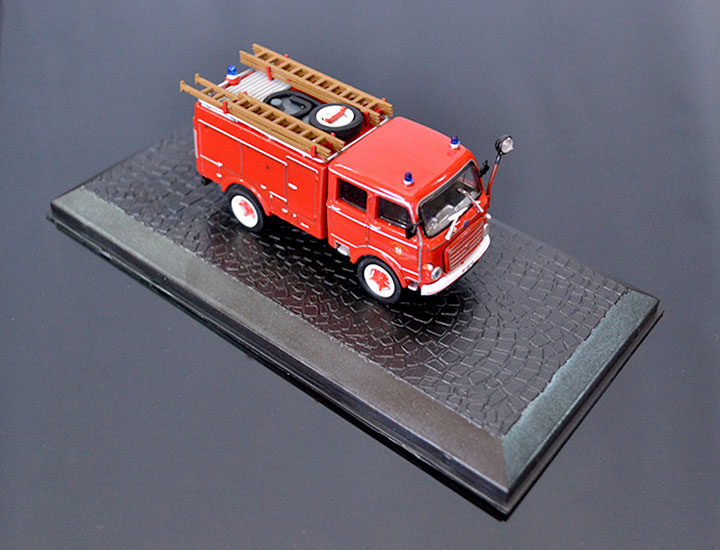 DeAgostini Model veterán TLF OM Tigrotto 1:72