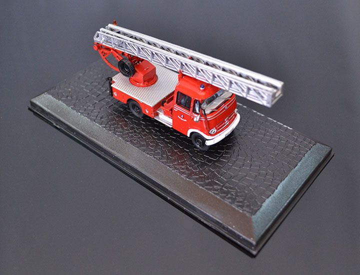 DeAgostini Model veterán Mercedes Benz L-319 1:72