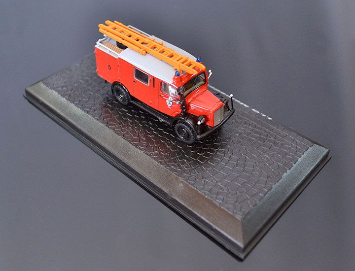 DeAgostini Model veterán Mercedes Benz L-1500 1:72