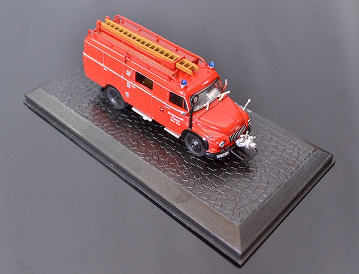 DeAgostini Model veterán FORD FK-2500 1:72