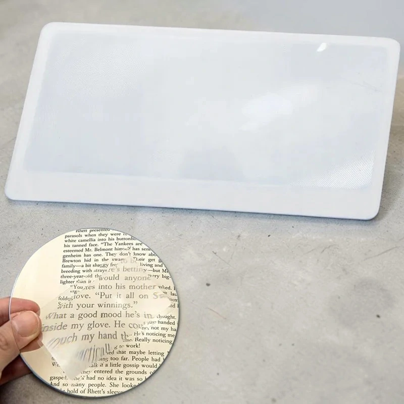 Lupa na čítanie do peňaženky 8,5 × 5,5 cm