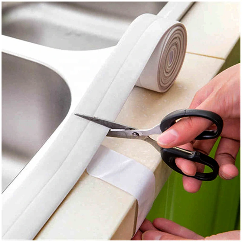 Tesniaca páska na vaňu, sprchový kút a umývadlo 3,2m / 3,8cm