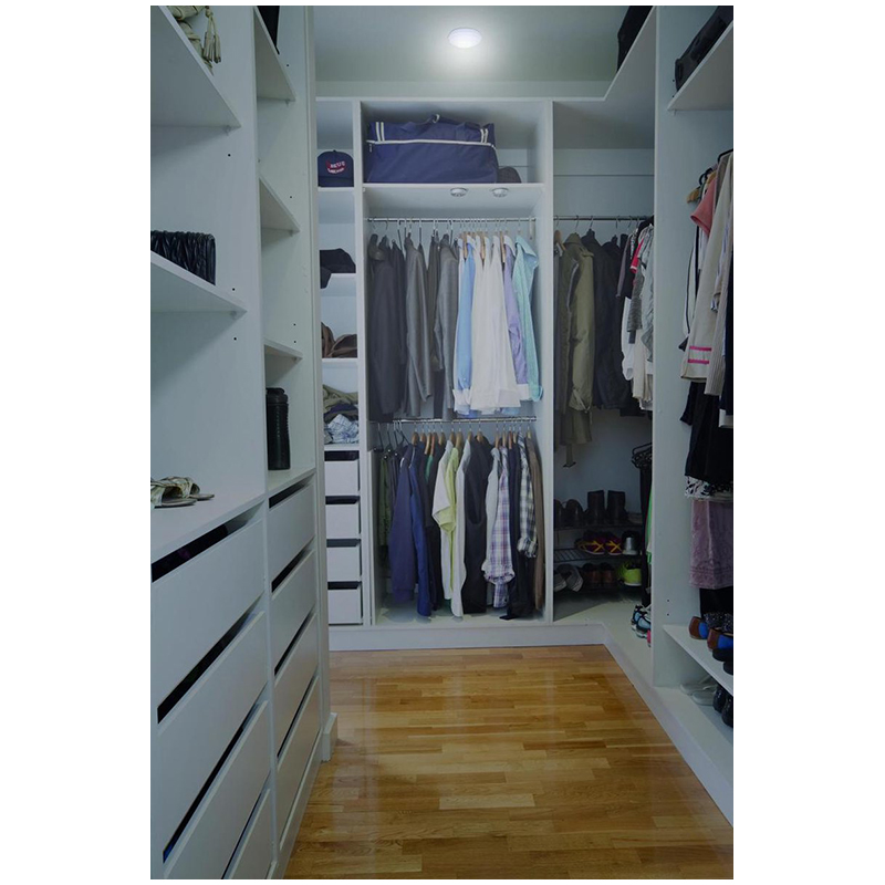 Grundig - LED svetlá meniace svetlo na diaľkové ovládanie 4ks