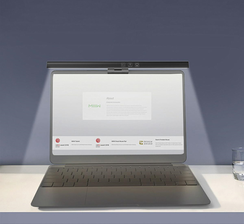 Kancelárska LED lampa na monitor