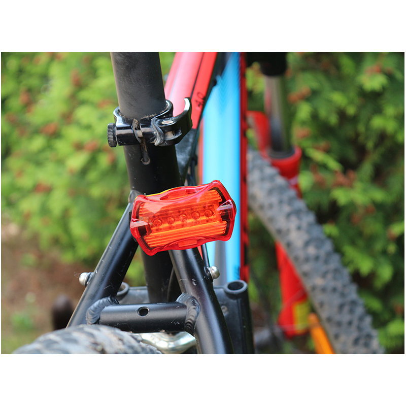 HY - 198 Zadné svetlo na bicykel 5 LED