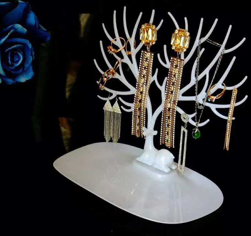 Stojan na bižutériu Jeleň biely