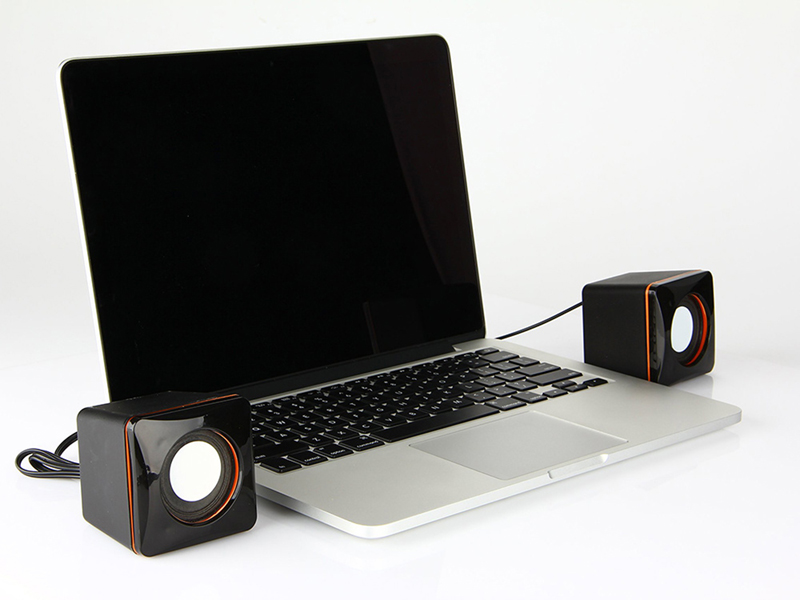 Počítačové reproduktory E-02A čierne