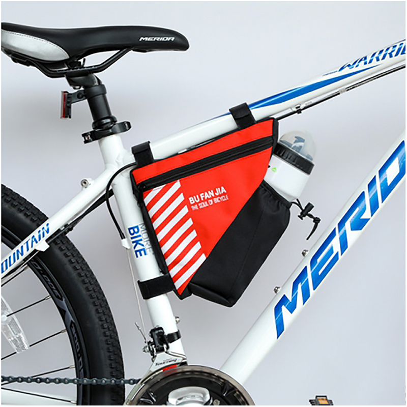 Kapsička na bicykel s vreckom na bidón