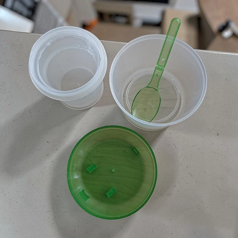 Hrnček na müsli To Go 16 cm zelený s lyžičkou