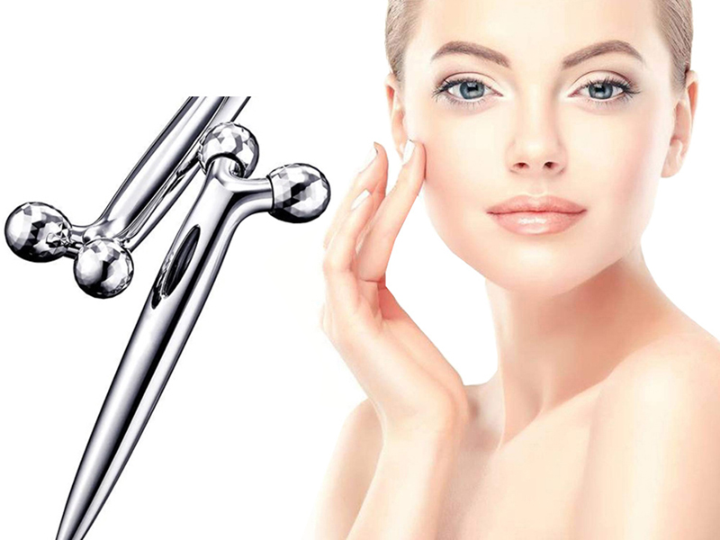 Masážny strojček spevňujúci na telo a tvár