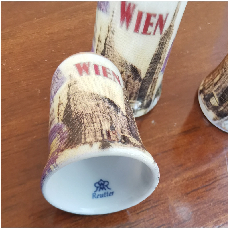 Reutter Porzelan - Porcelánový náprstok WIEN