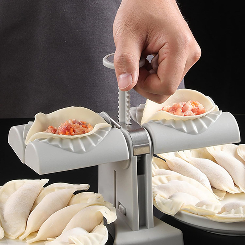 Strojček na výrobu pirohov