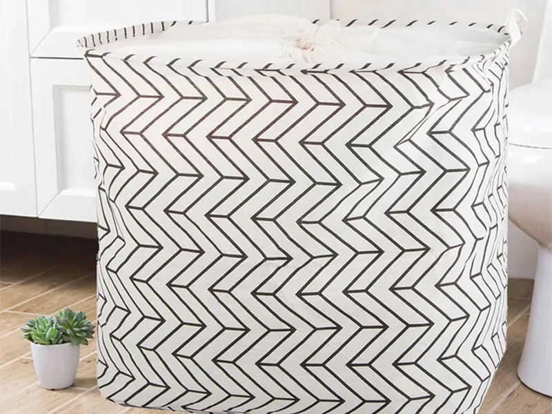 Kôš na prádlo - moderný organizér štvorec čierno-biely 90L