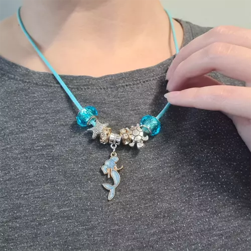 Sada korálok a príslušenstva na výrobu náramkov