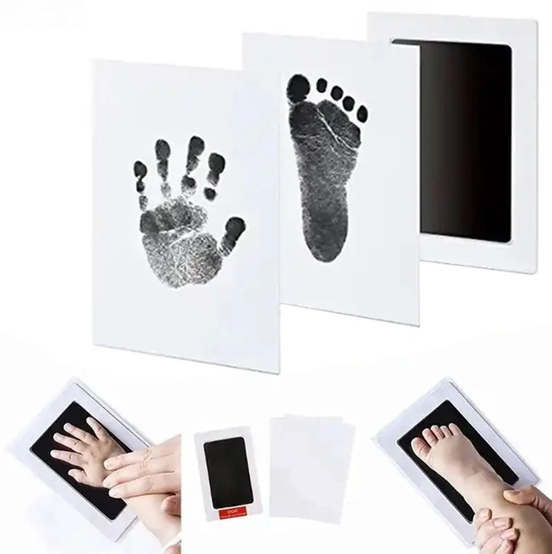 Sada na odtlačok ruky alebo nohy dieťaťa čierna 12 × 8 cm