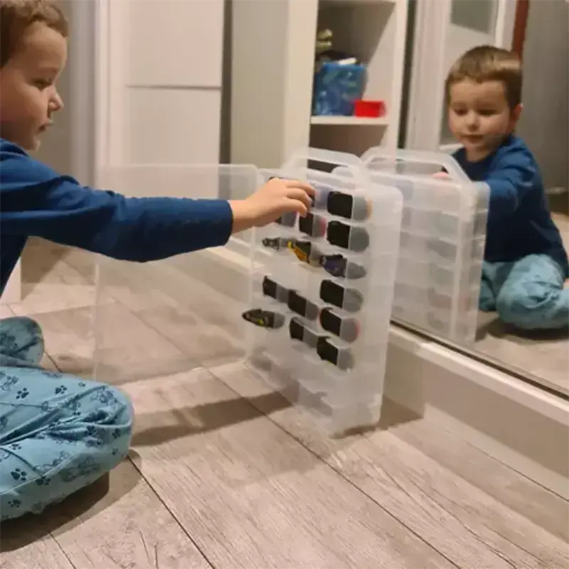 Kufrík na 46ks autíčok a modelov